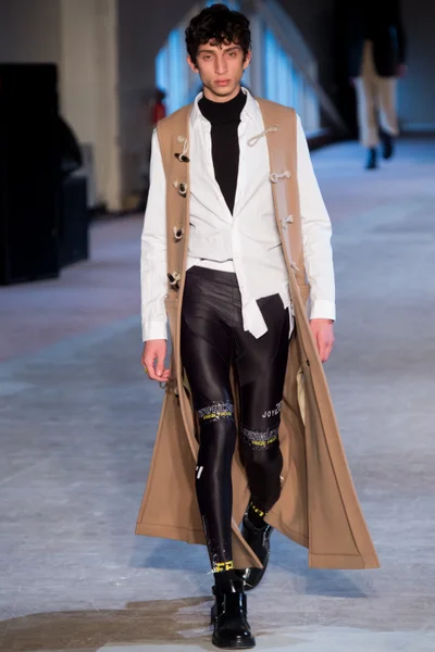 Look 7